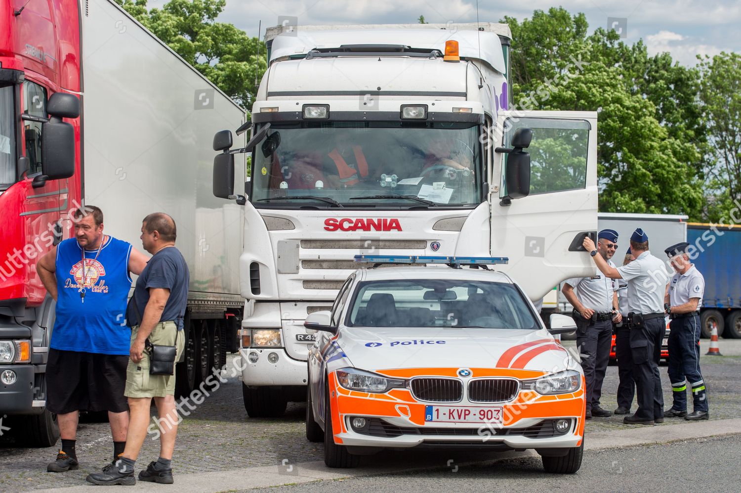 28 de camioane ale unei firme românești, confiscate în Belgia. Șoferii locuiau de săptămâni în cabină — Navigator Modern
